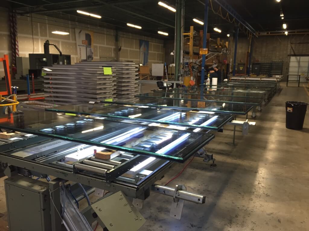 assemblaggio finestre per grattacieli