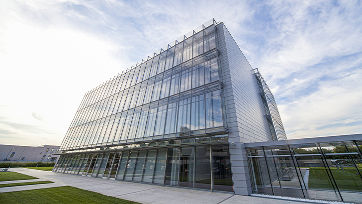 Facciata continua: efficienza, design, sostenibilità.