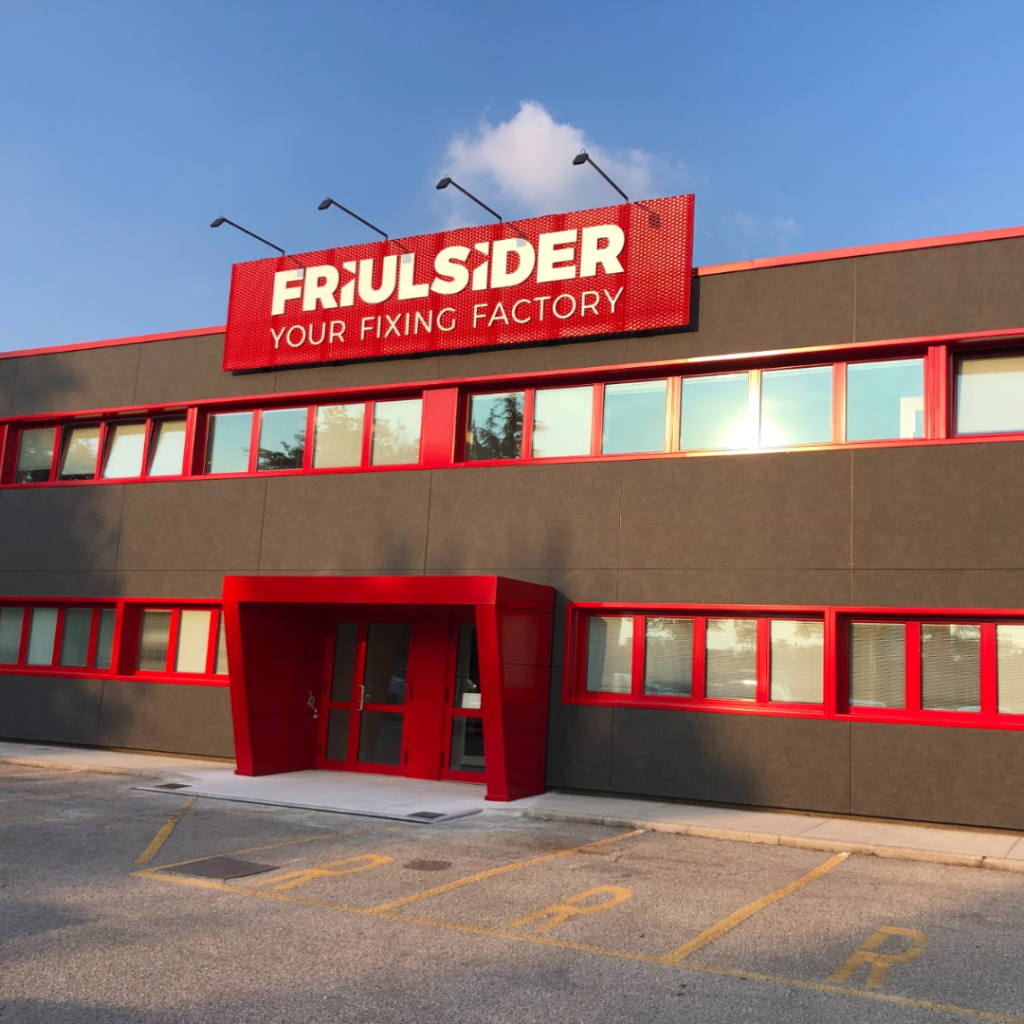 friul sider gs 1 Speciale colore: infissi in alluminio.