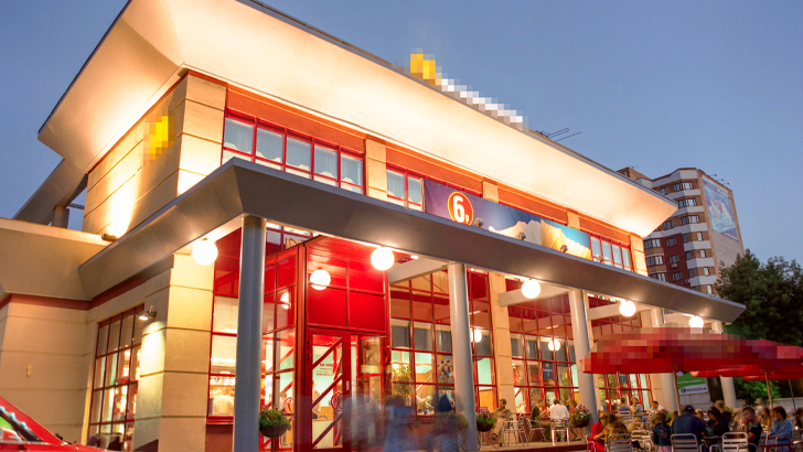 infissi rossi Speciale colore: infissi in alluminio.