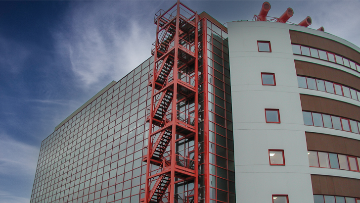 Speciale colore: infissi in alluminio.